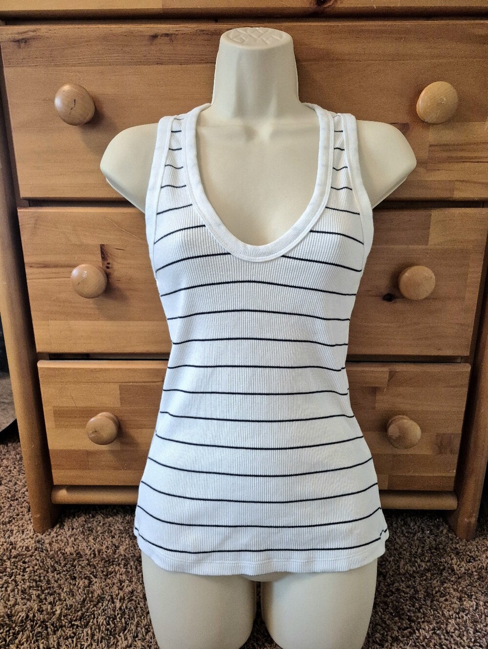 NWT Universal Thread Women’s White & Black Striped Ribbed Tank Top Size S